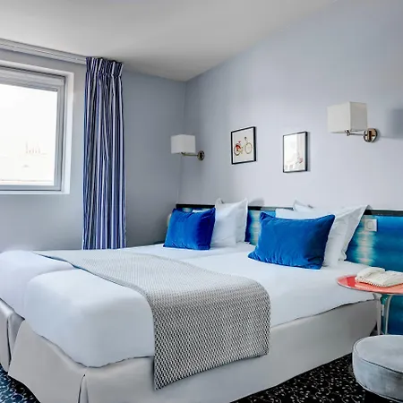 Acadia - Astotel מלון 3*