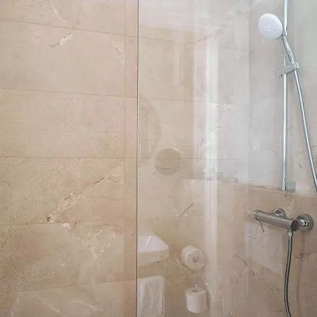 Acadia - Astotel מלון