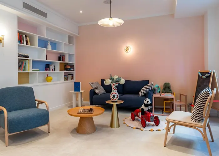 Acadia - Astotel מלון 3*