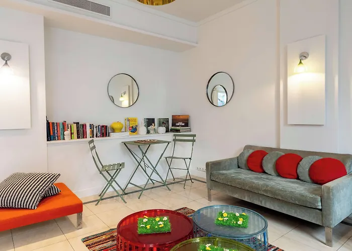 מלון Acadia - Astotel 3*