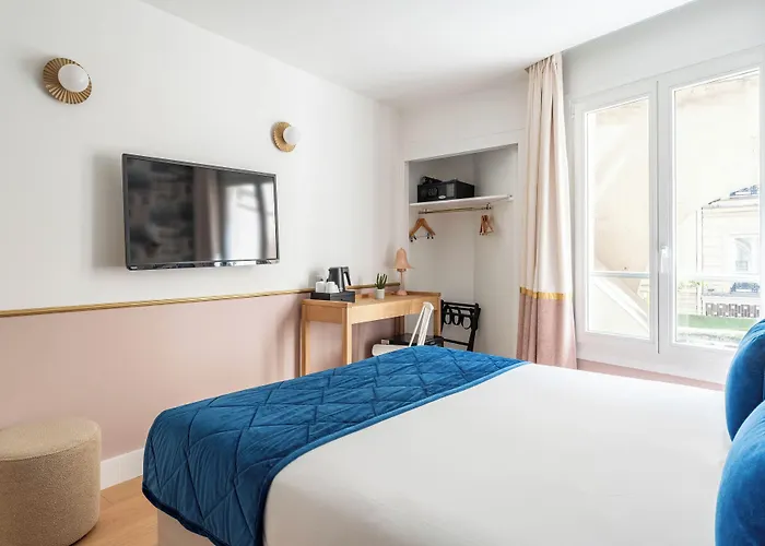 Acadia - Astotel מלון 3*